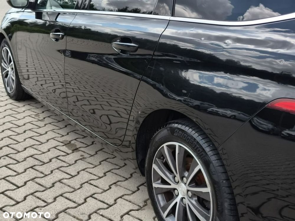 Peugeot 308 - 33