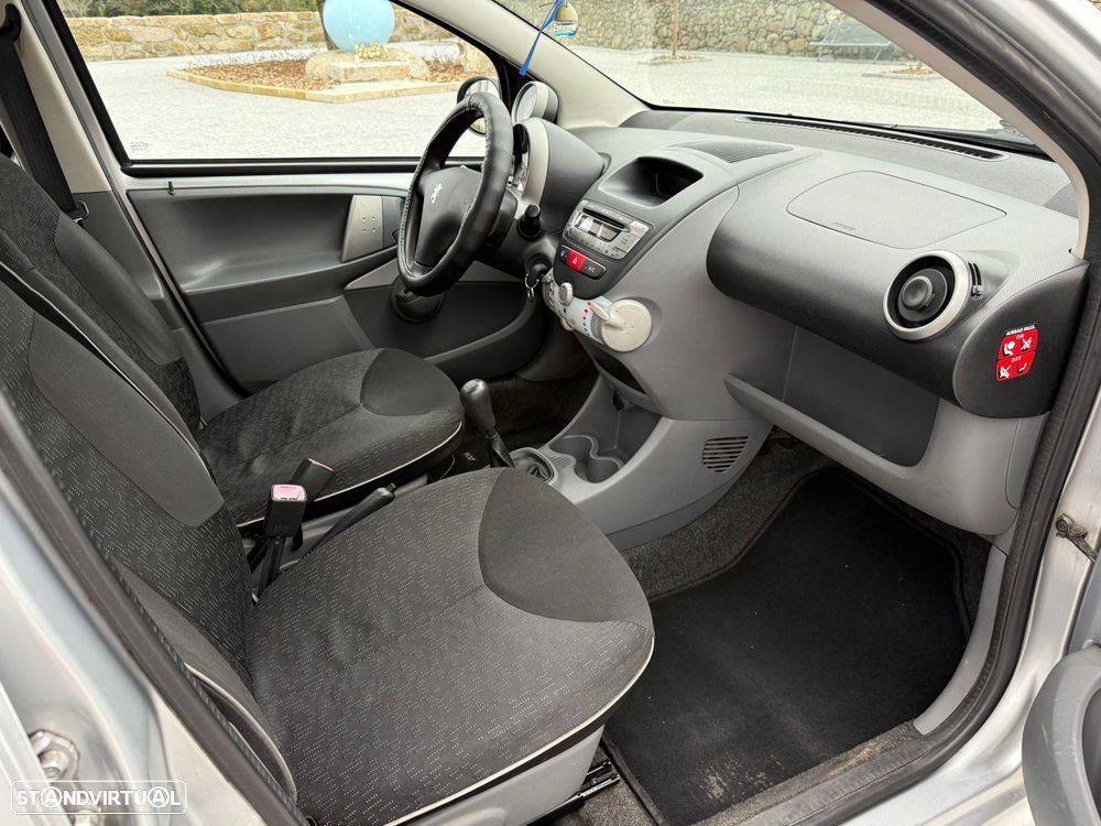 Peugeot 107 1.0 Urban - 16