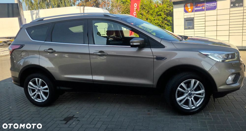 Ford Kuga 1.5 EcoBoost 2x4 Titanium - 18