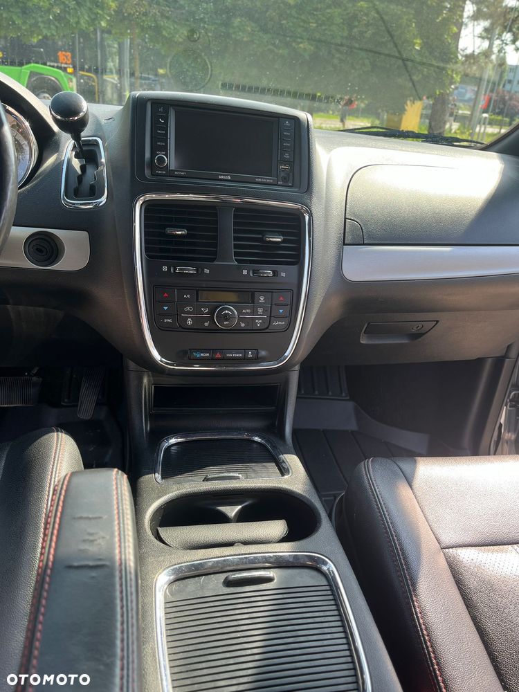 Dodge Grand Caravan - 7