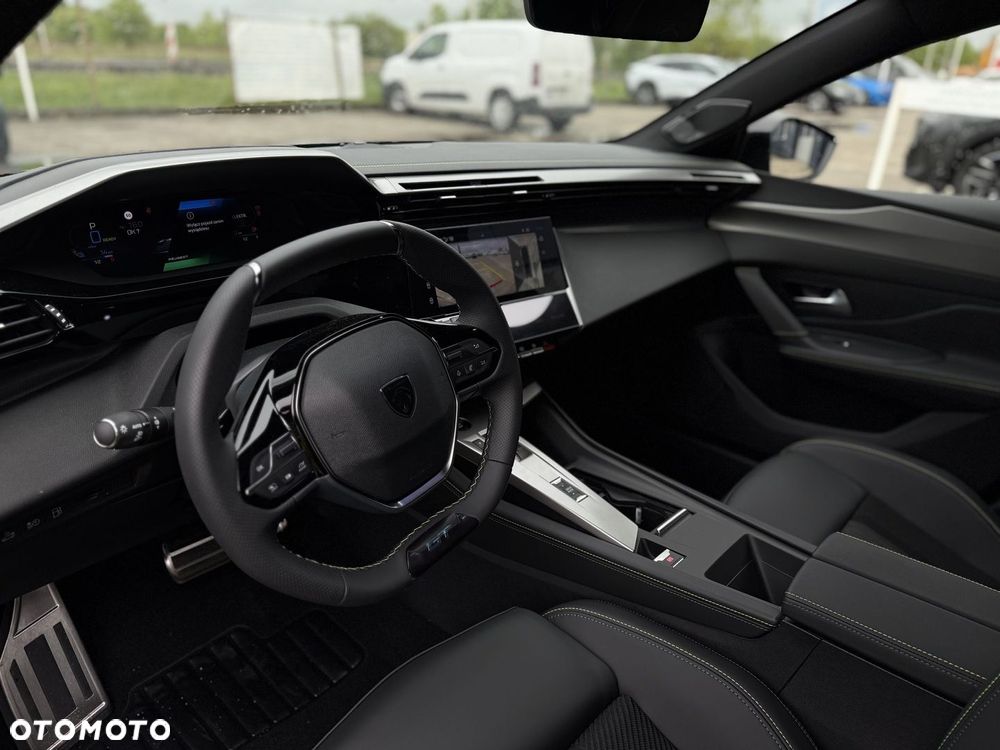Peugeot 408 - 14
