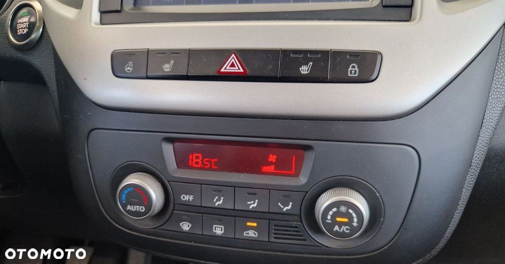 Kia Venga - 17