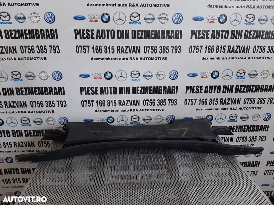 Grila Sub Stergatoare Capota Bmw Seria 1 E87 An 2004-2011 Dezmembrez Bmw E87 - 1