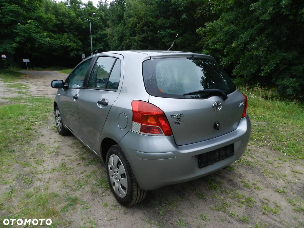 Toyota Yaris - 4