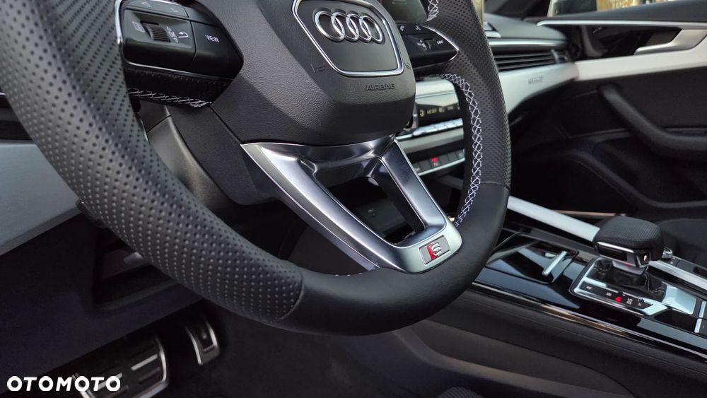 Audi A4 Avant 45 TFSI quattro S tronic - 11