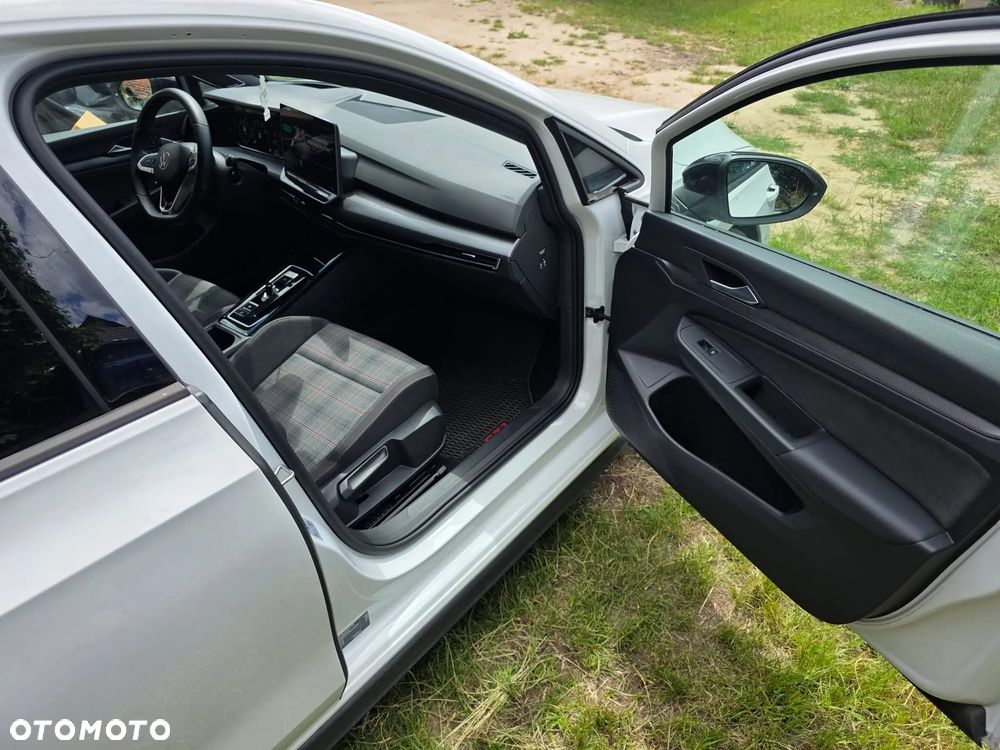 Volkswagen Golf - 17