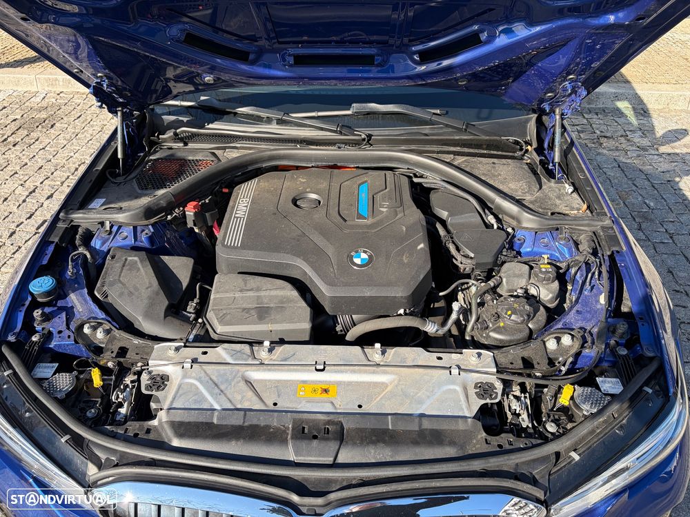 BMW 330 e Pack Desportivo M Auto - 17
