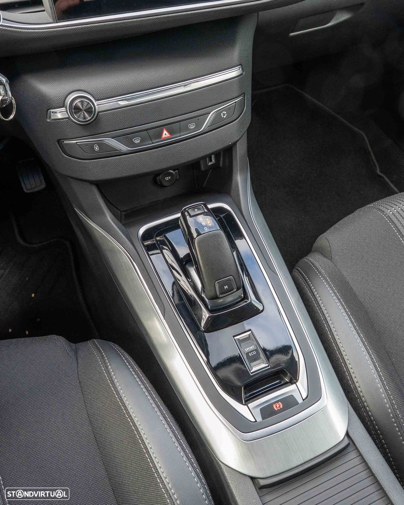 Peugeot 308 PureTech 130 EAT8 Active Pack - 18