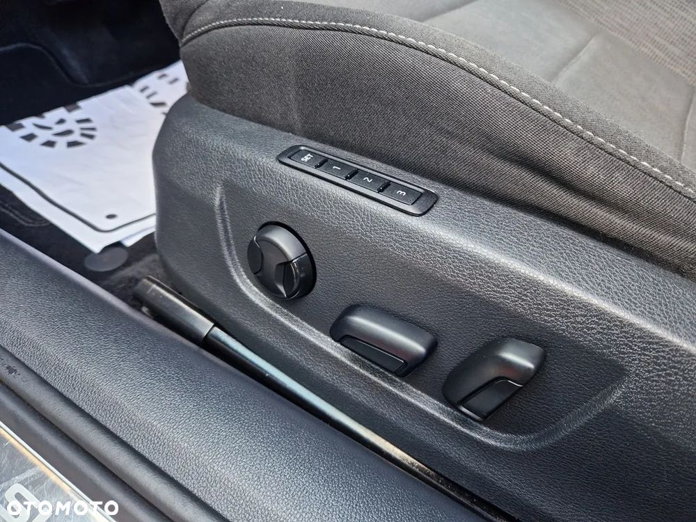 Skoda Superb Combi 2.0 TDI DSG SportLine - 35