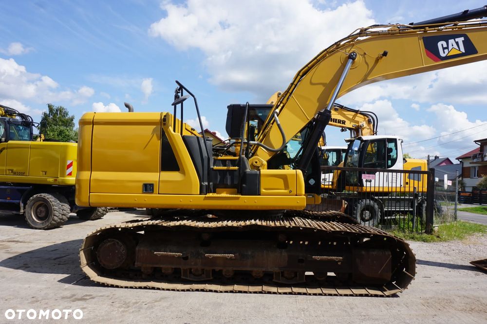 Caterpillar CAT 320 - 5