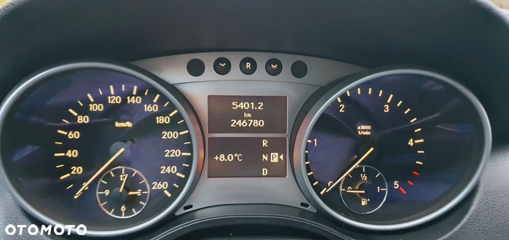 Mercedes-Benz ML - 12