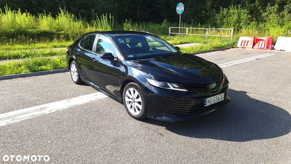 Toyota Camry - 2