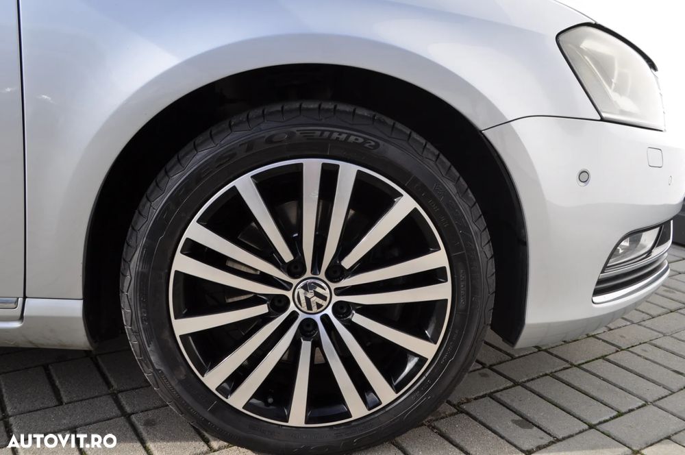 Volkswagen Passat Variant 2.0 TDI Blue TDI DSG Highline - 9