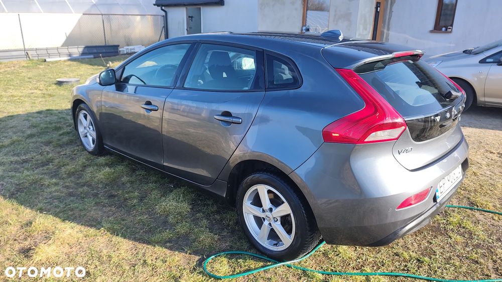 Volvo V40 D2 Momentum - 1