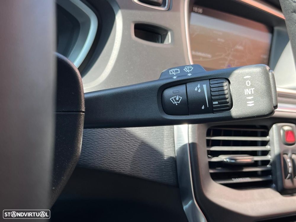 Volvo V40 Cross Country 1.5 T3 Summum Geartronic - 26