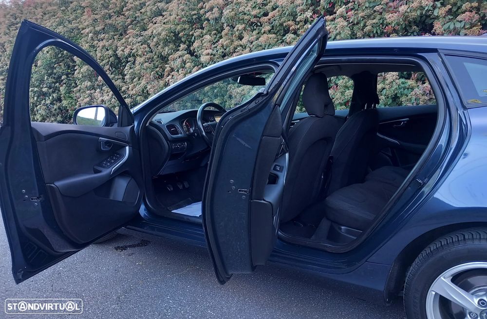 Volvo V40 D2 Summum - 27