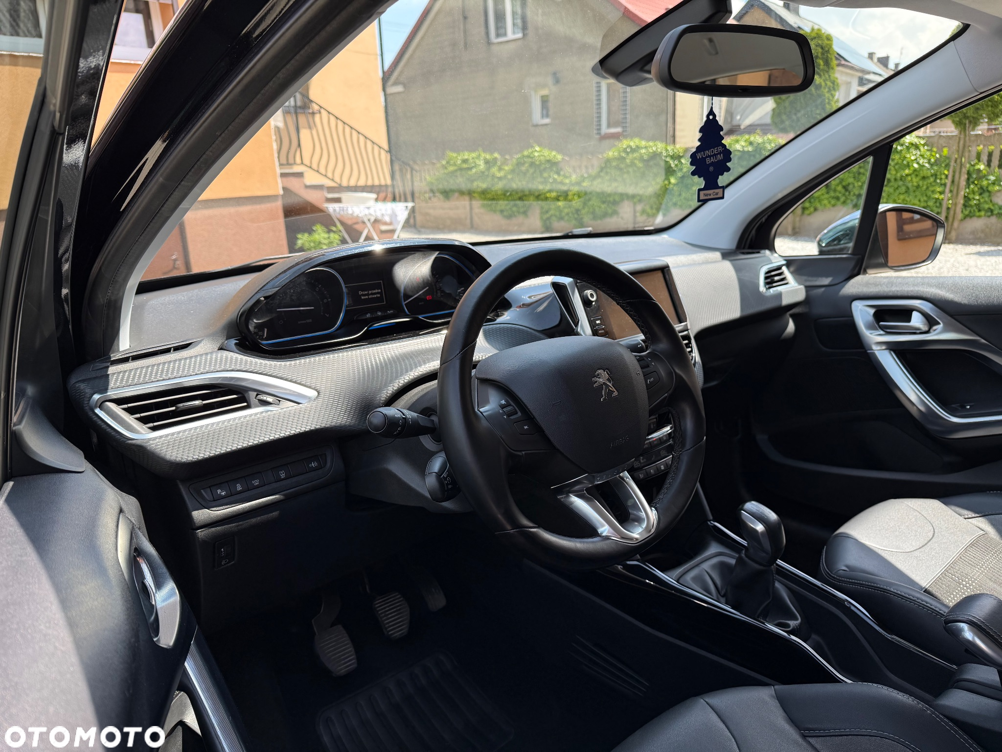 Peugeot 2008 1.2 Pure Tech Allure S&S - 25