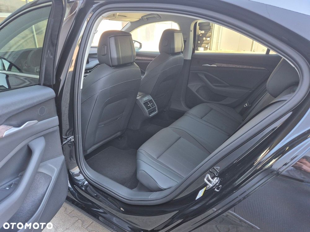 Skoda Superb 2.0 TDI SCR 4x4 L&K DSG - 14