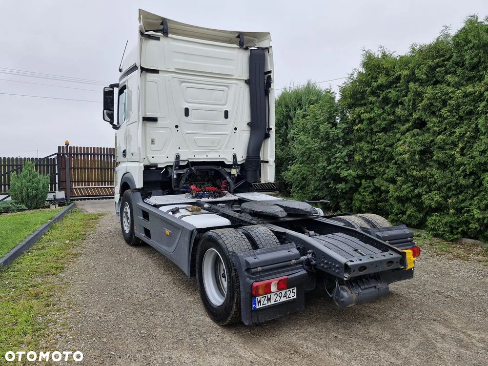 Mercedes-Benz ACTROS - 10
