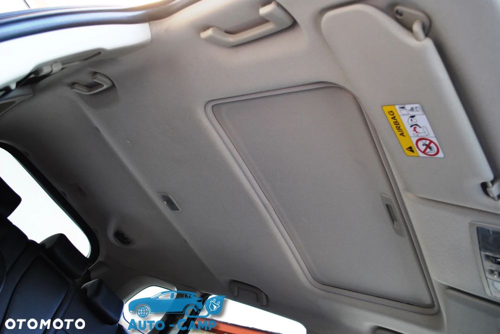 Mitsubishi Outlander Instyle NAVI + - 22