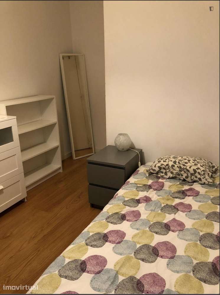 Quarto - localizado em São Sebastião Lisbon - Grande imagem: 2/11