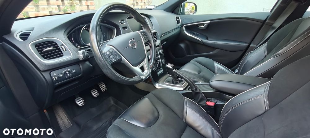 Volvo V40 T3 Drive-E R-Design Momentum - 9