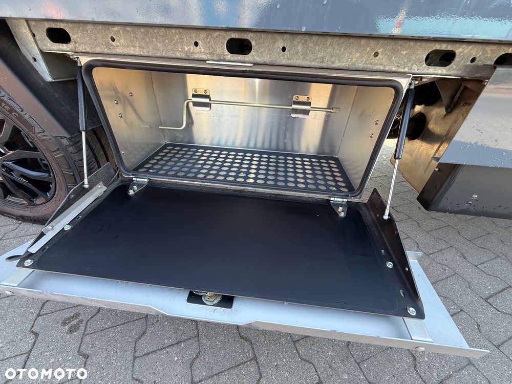 Mercedes-Benz Sprinter - 14