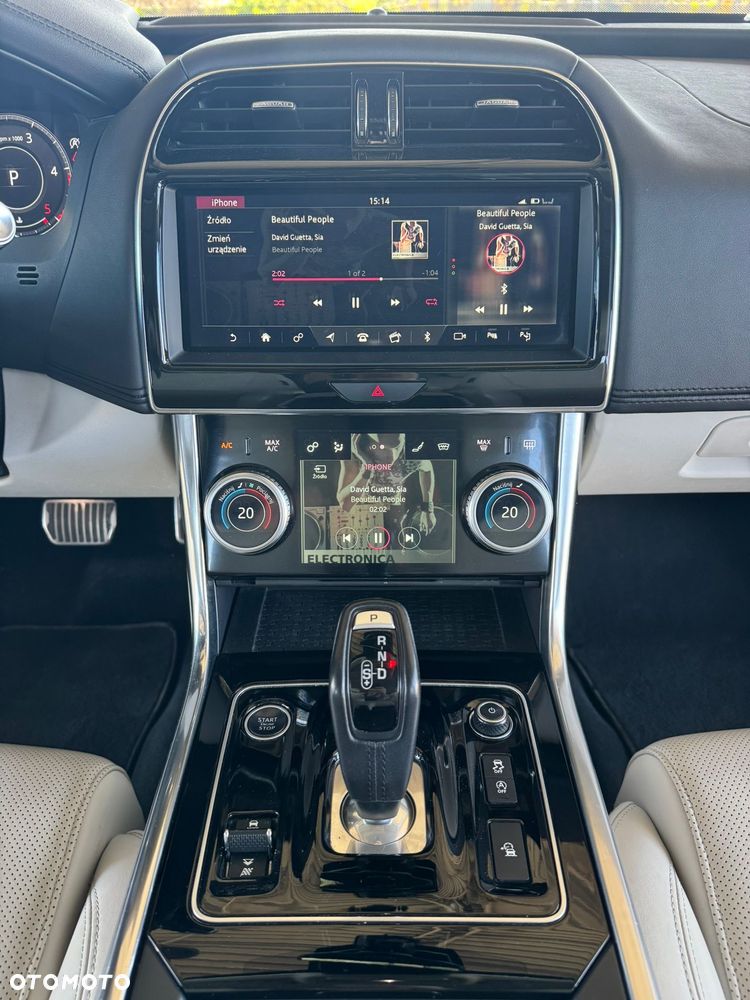 Jaguar XE 2.0 D180 HSE - 18