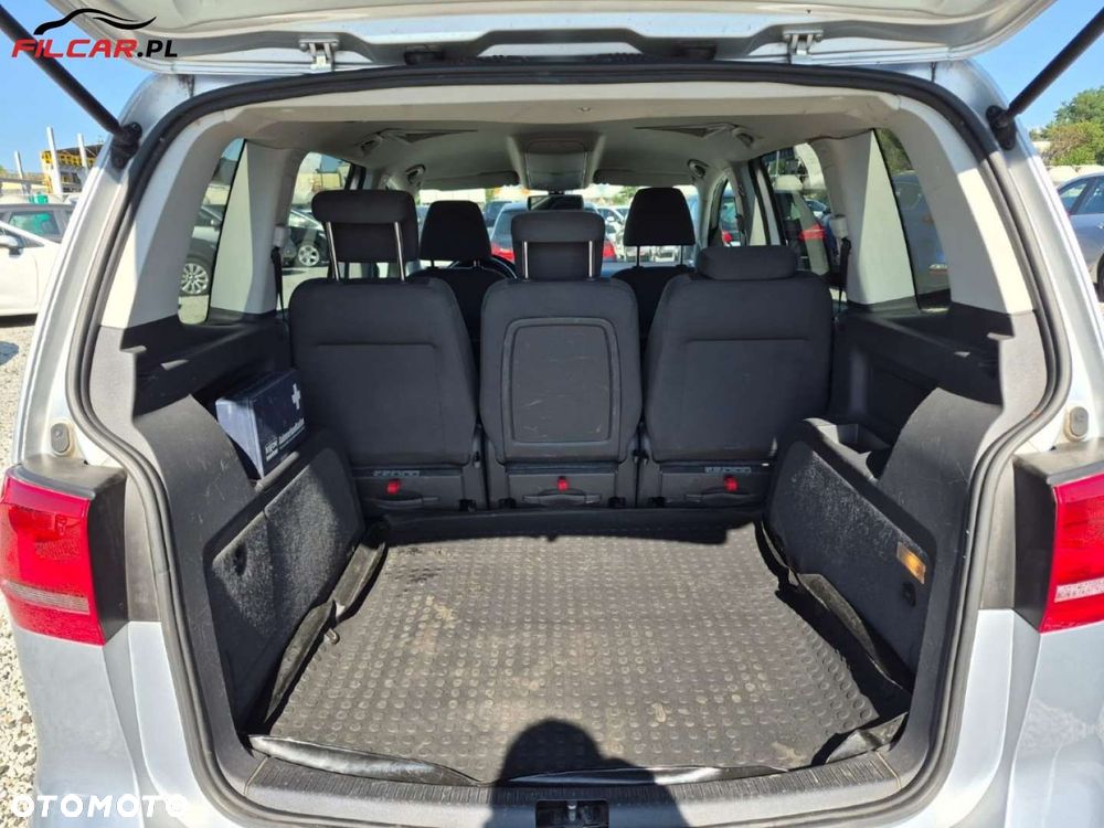 Volkswagen Touran - 21