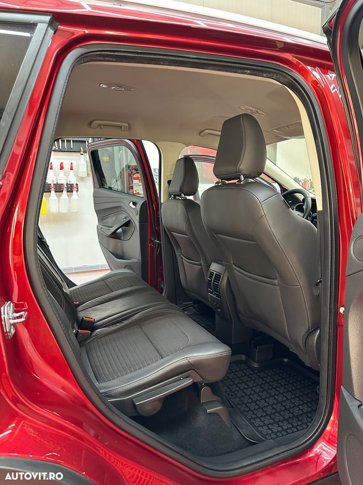 Ford Kuga 2.0 TDCi 4WD Powershift Titanium - 17