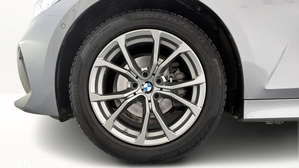 BMW Seria 3 318d mHEV - 20