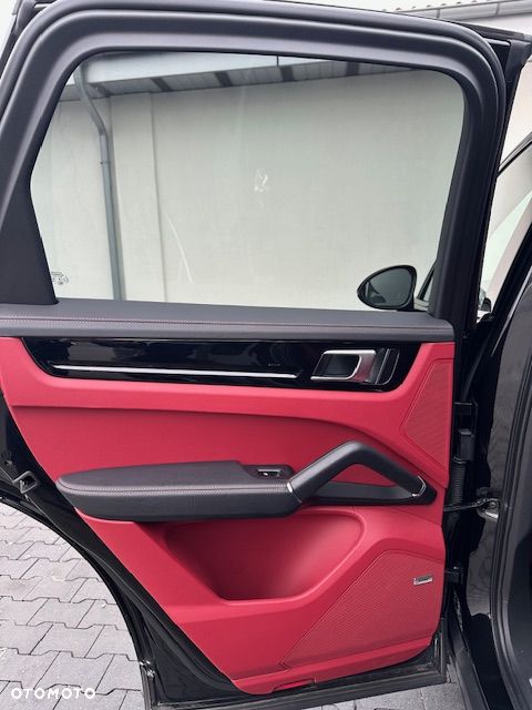 Porsche Cayenne Platinum Edition - 15