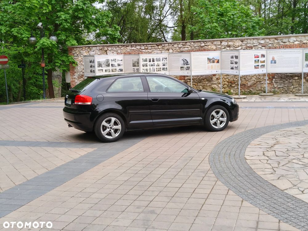 Audi A3 3-drzwiowe 1.6 FSI Ambiente - 14