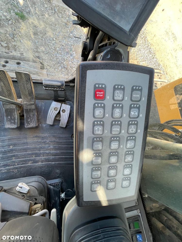 Liebherr R926 - 13