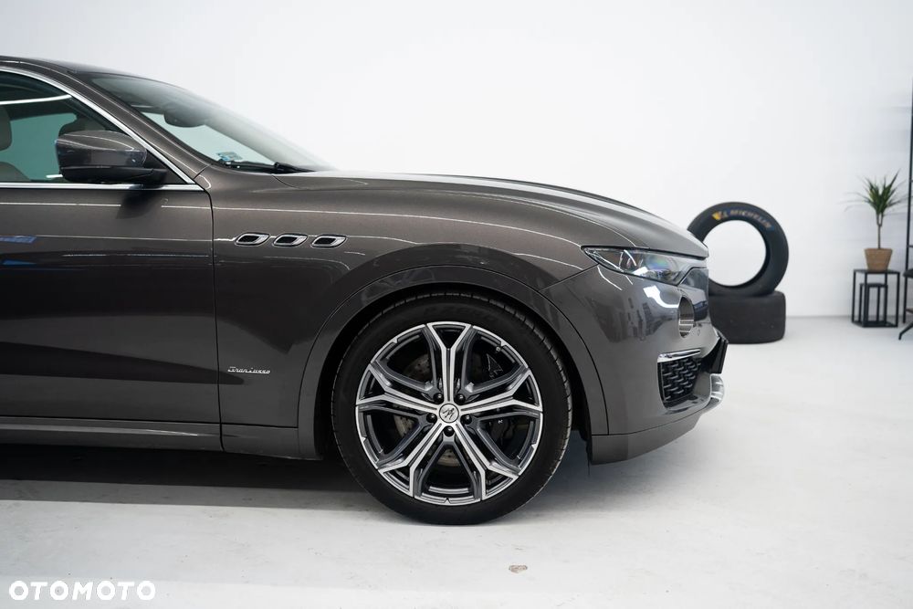 Maserati Levante S Granlusso - 4