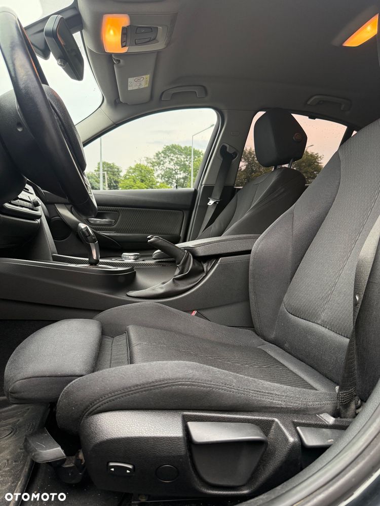 BMW Seria 3 320d - 10