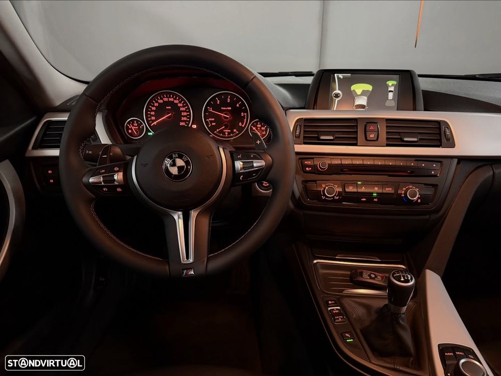 BMW 320 d Pack M - 12