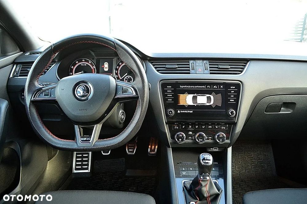 Skoda Octavia 2.0 TSI RS - 18