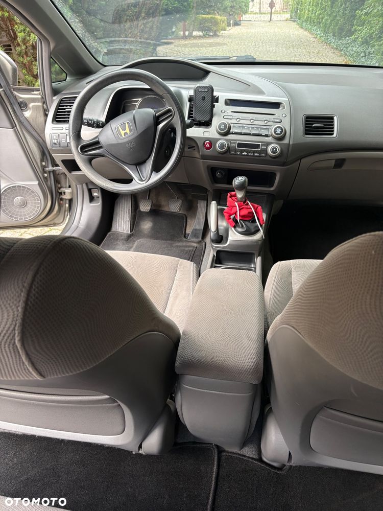 Honda Civic 1.8 Comfort - 12