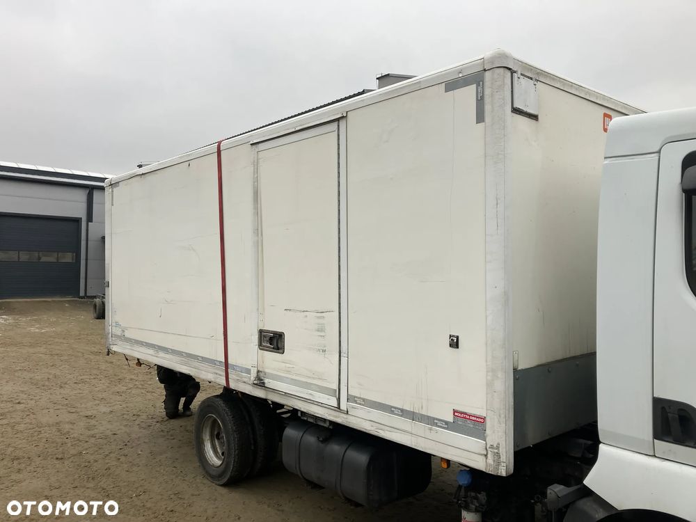 Zabudowa kontener kurierka MAGAZYN - 2