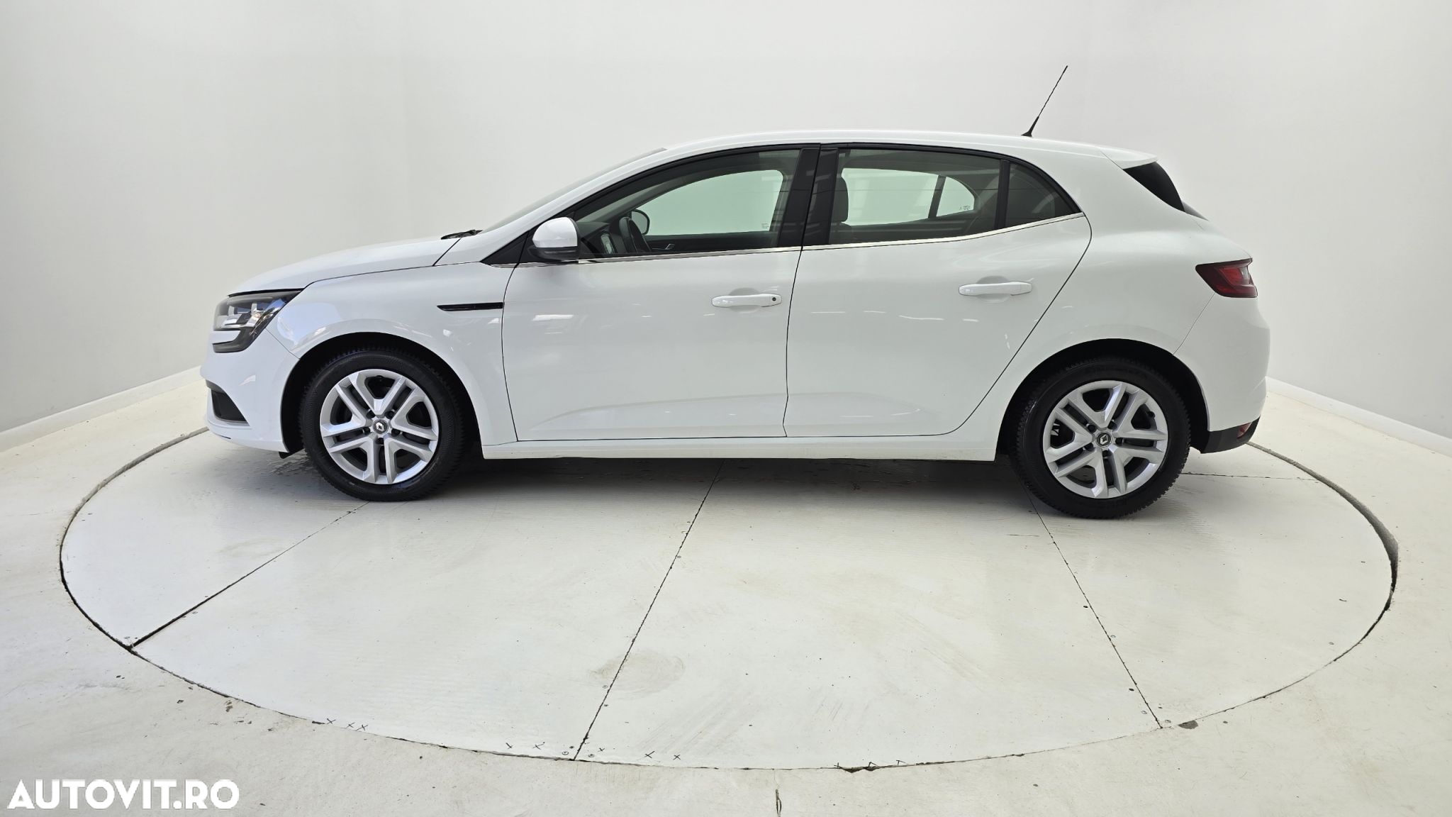 Renault Megane Blue dCi 116 Zen - 9