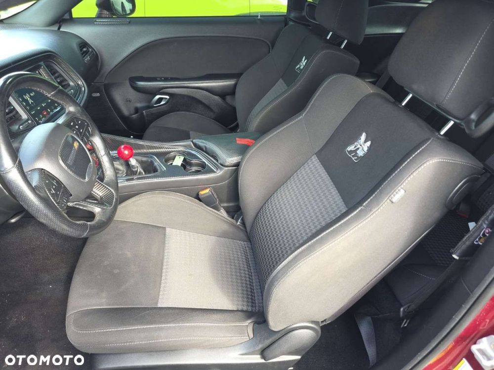 Dodge Challenger - 13