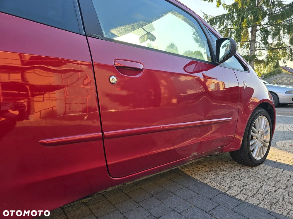 Mitsubishi Colt - 9