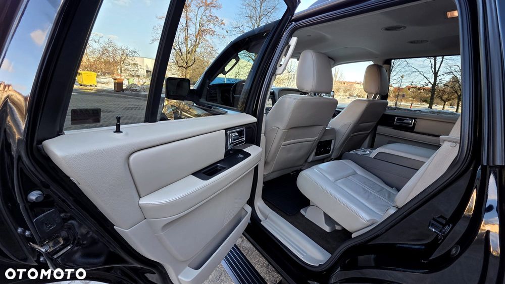 Lincoln Navigator - 17