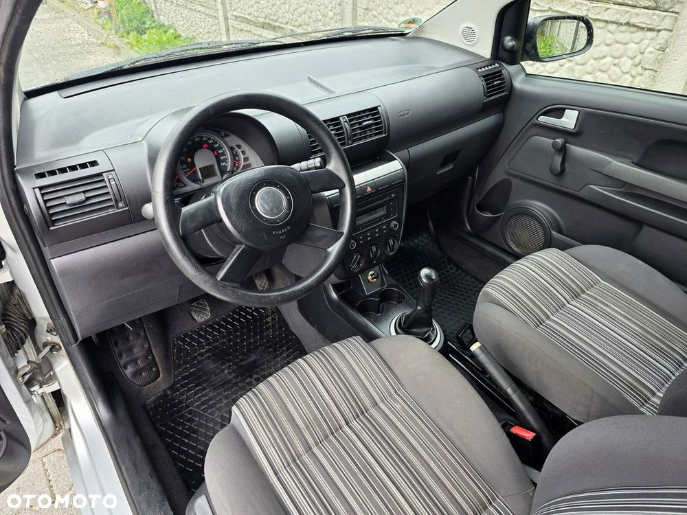 Volkswagen Fox - 12