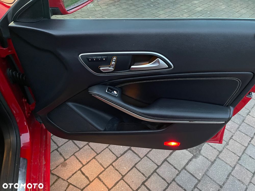 Mercedes-Benz CLA 250 7G-DCT Peak Edition - 15