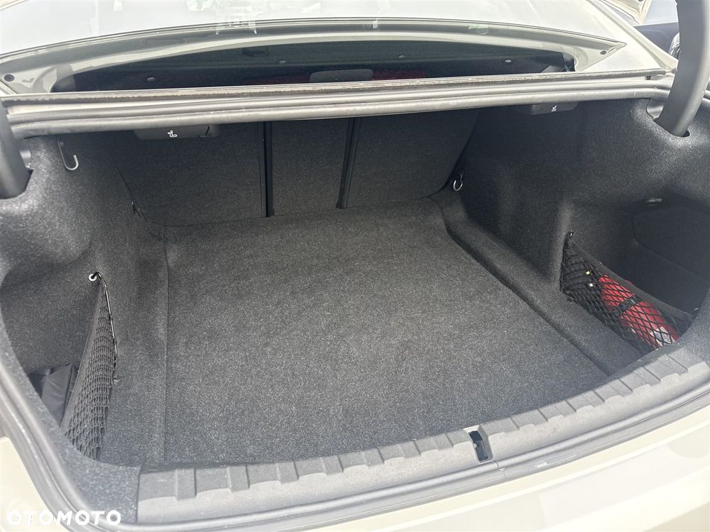 BMW Seria 3 320d xDrive - 15