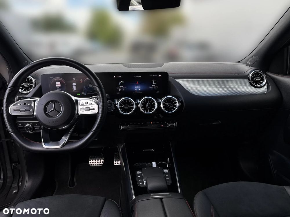 Mercedes-Benz EQA - 11
