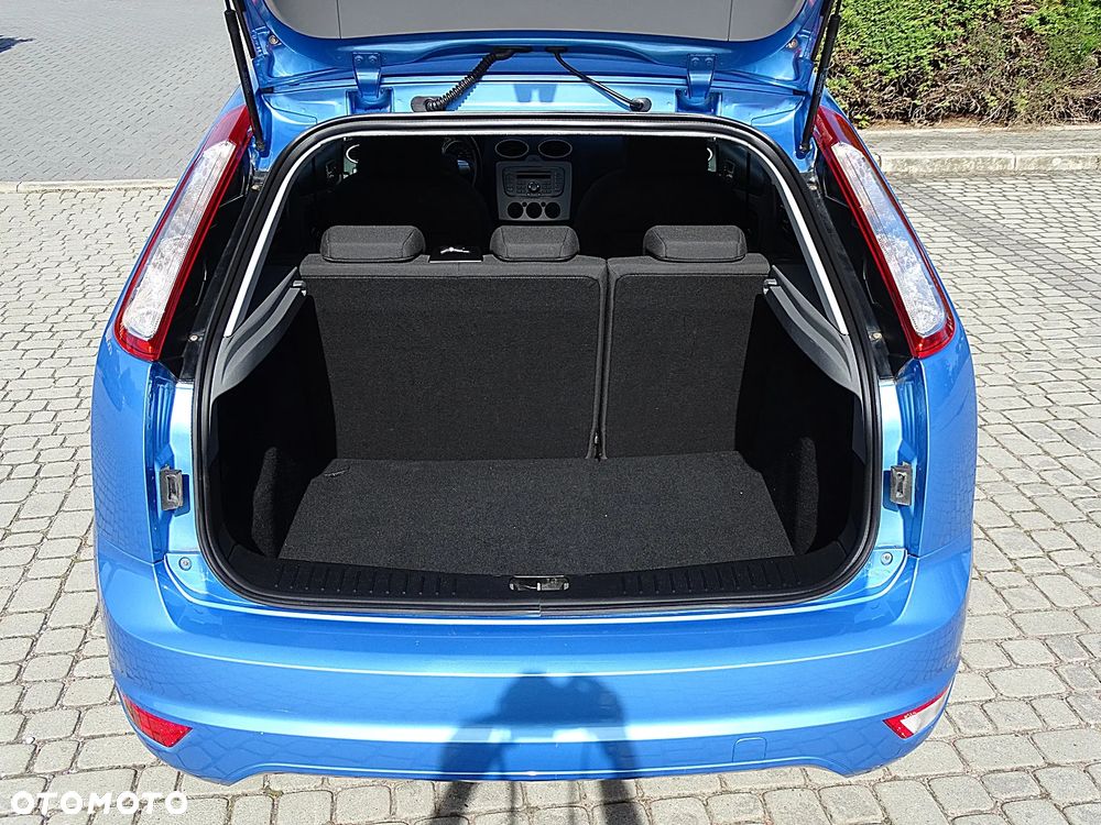 Ford Focus 1.6 16V Ghia - 33