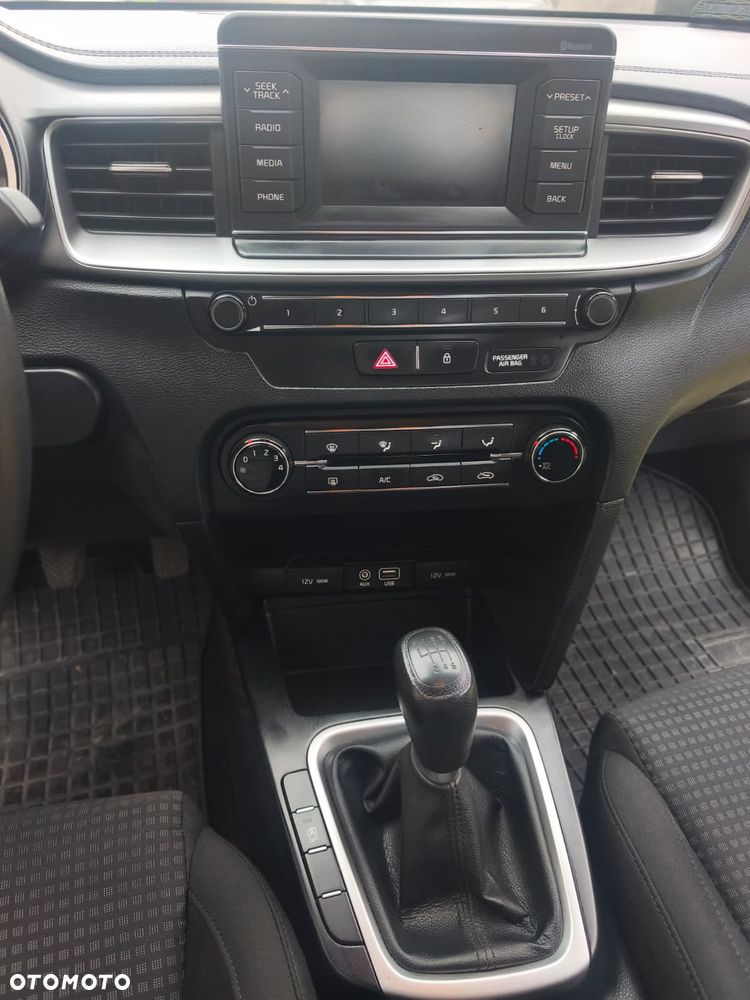 Kia Ceed 1.6 CRDi SCR S - 16